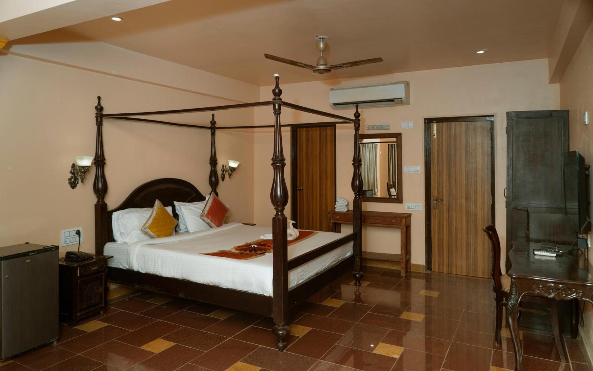 Udai Nature Valley Resort - A Peace Full Farmhouse Resort Удайпур Екстериор снимка
